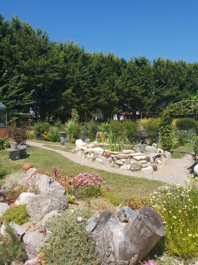 Goshens Farm B&B Wootton Bridge  Exteriör bild