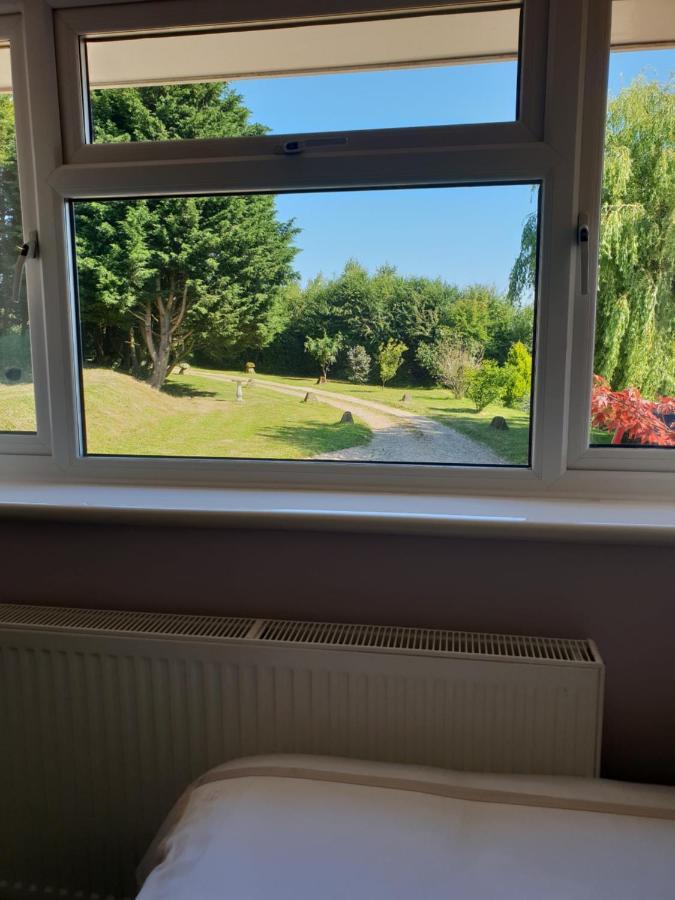 Goshens Farm B&B Wootton Bridge  Exteriör bild