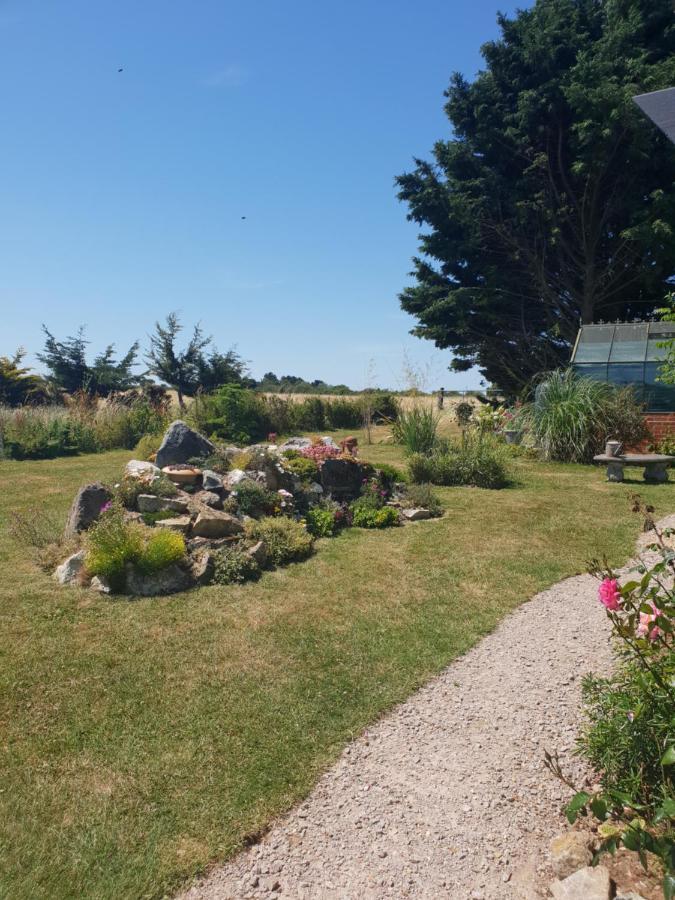 Goshens Farm B&B Wootton Bridge  Exteriör bild
