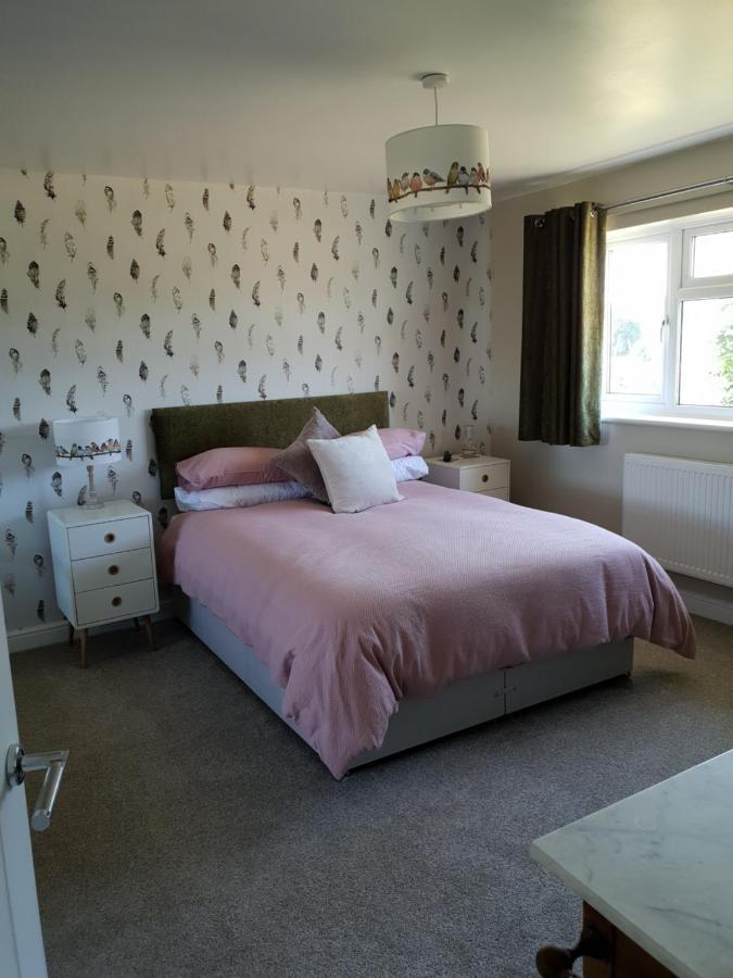 Goshens Farm B&B Wootton Bridge  Exteriör bild